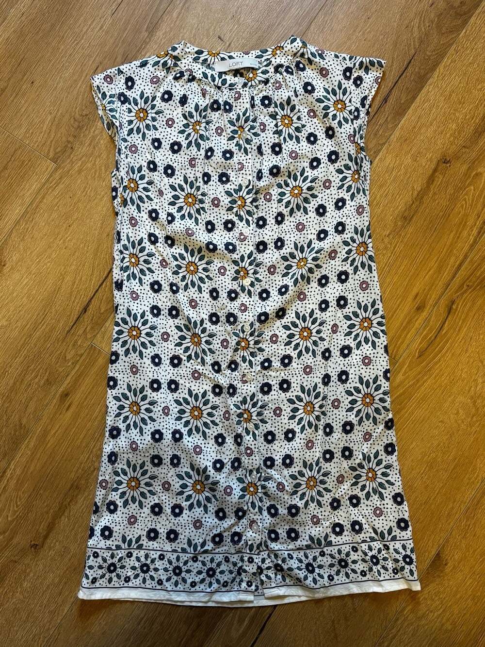 LOFT Petites Floral Button-Front Shift Dress